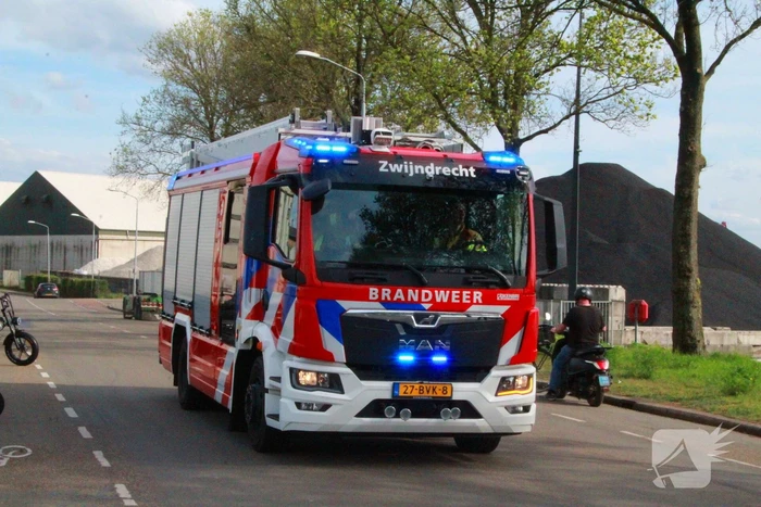 Veel rookontwikkeling bij grote brand in container