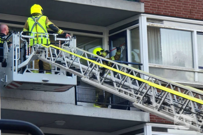Brandweer ondersteund politie bij betreden woning