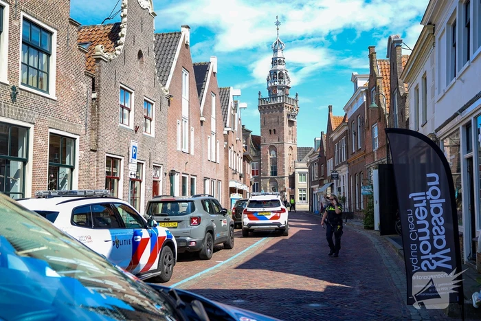 Politie zoekt overvallers op juwelierszaak