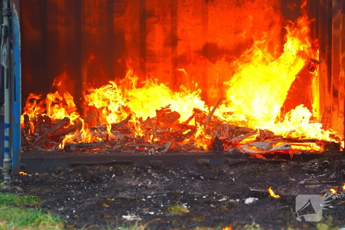 Brand gesticht in zeecontainer