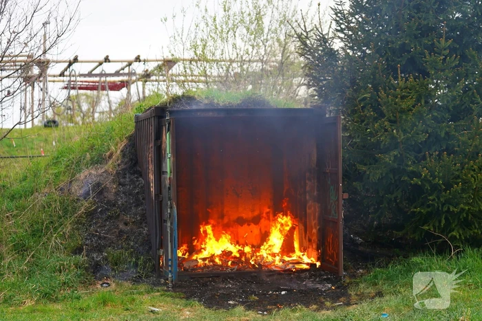 Brand gesticht in zeecontainer