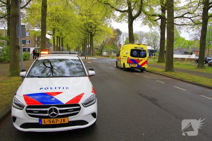 Scholier aangereden op rotonde door automobilist