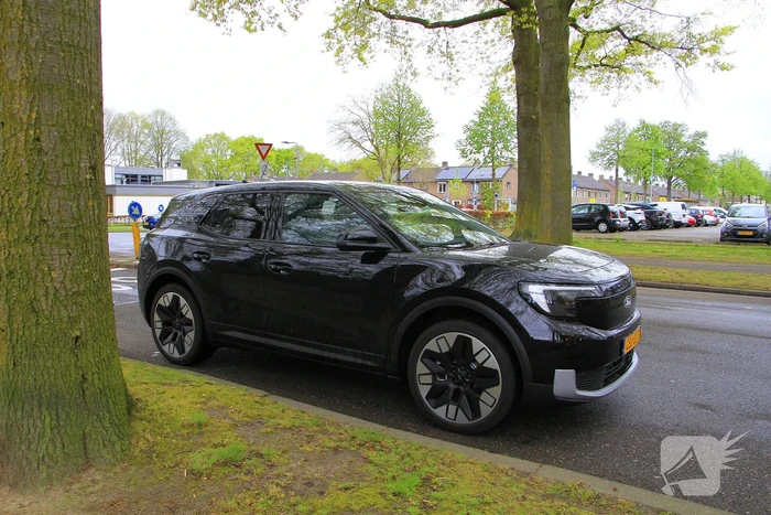 Scholier aangereden op rotonde door automobilist