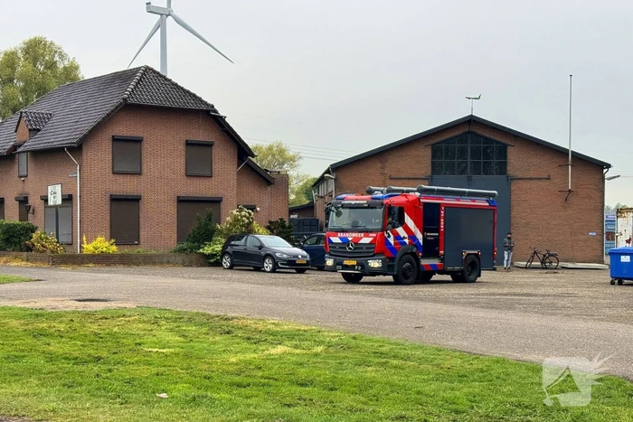 Meerdere brandweer eenheden ingezet voor brand in loods