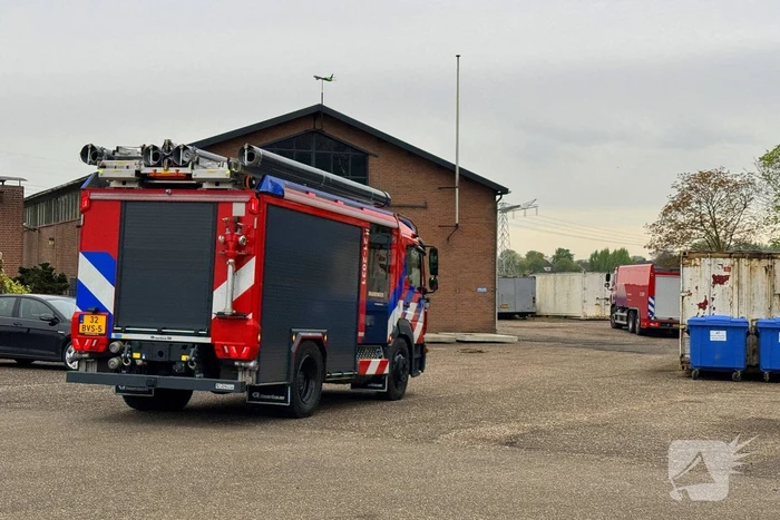 Meerdere brandweer eenheden ingezet voor brand in loods
