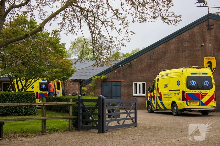 Traumateam ingezet voor medische noodsituatie op manege