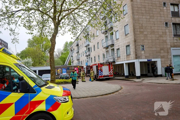 Woning zwart geblakerd na felle brand