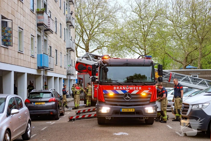 Woning zwart geblakerd na felle brand