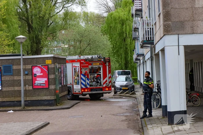 Woning zwart geblakerd na felle brand