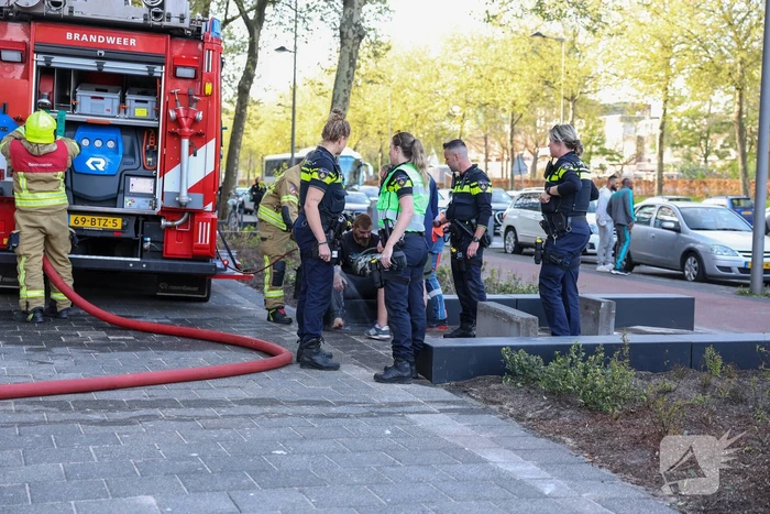 Twee gewonden en dode kat en hond bij brand in flatwoning