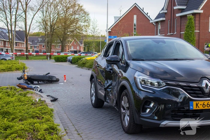 Motorrijder zwaargewond bij botsing met automobilist