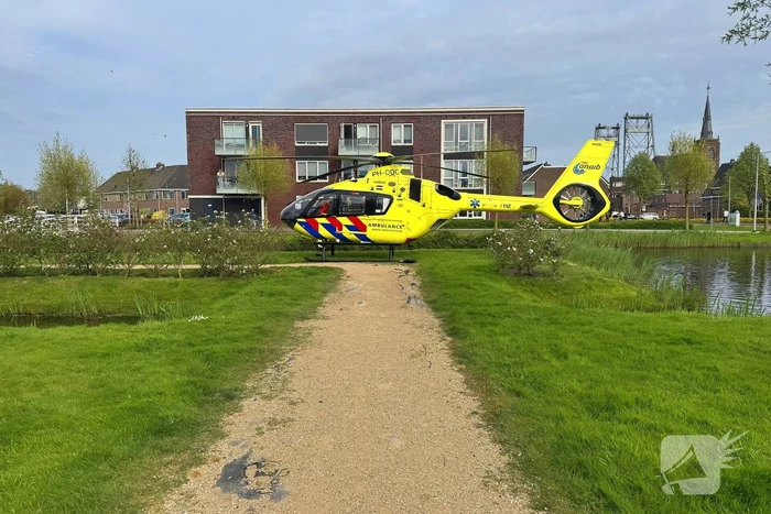Motorrijder en bijrijder zwaargewond bij aanrijding