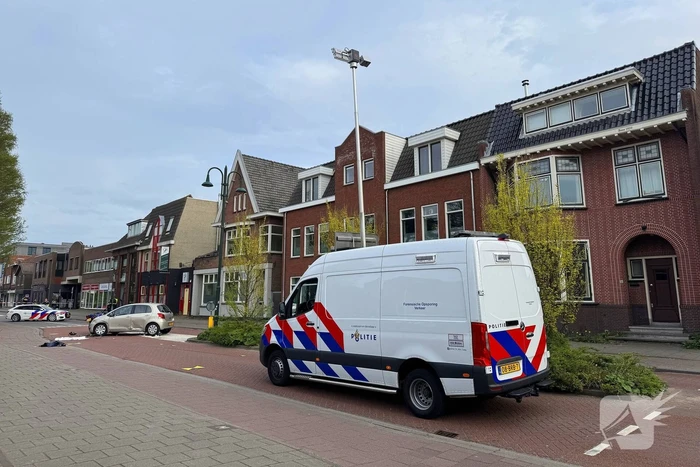 Motorrijder en bijrijder zwaargewond bij aanrijding