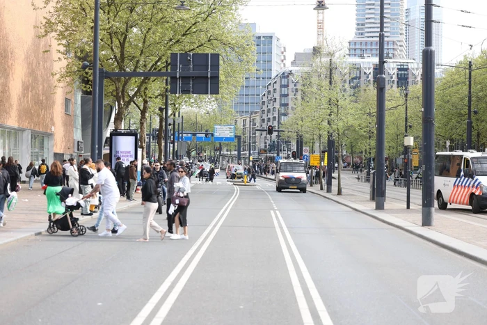 Duizenden Pro-Palestijn demonstranten komen aan bij stadhuis