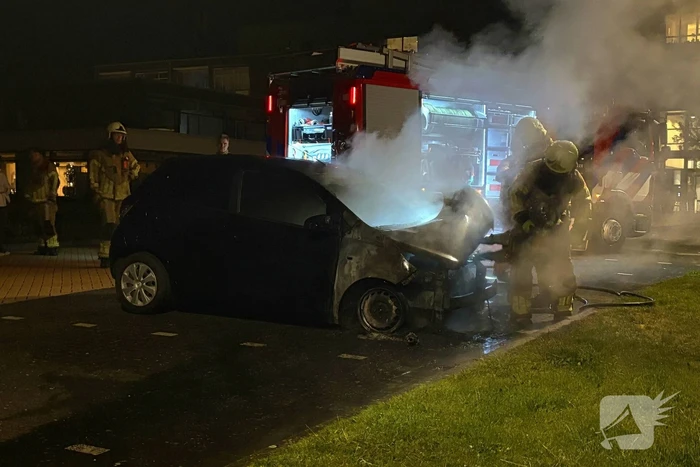 Onderzoek naar oorzaak van autobrand