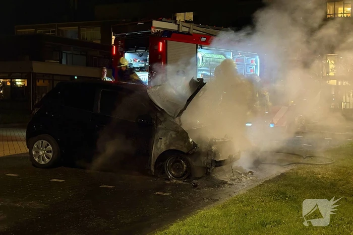 Onderzoek naar oorzaak van autobrand