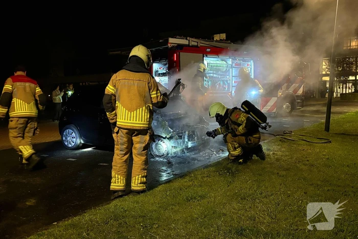 Onderzoek naar oorzaak van autobrand