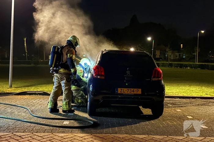 Onderzoek naar oorzaak van autobrand