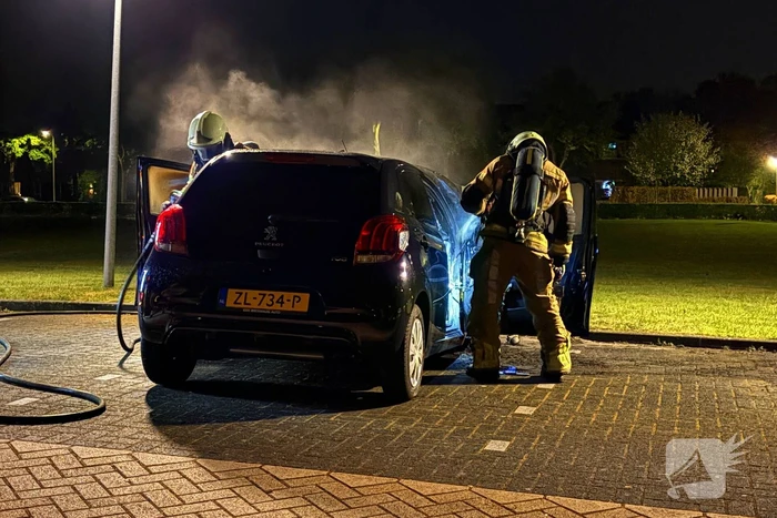 Onderzoek naar oorzaak van autobrand