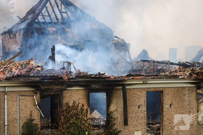 Grote brand legt wereldkeuken plat