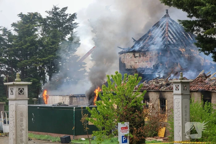 Grote brand legt wereldkeuken plat
