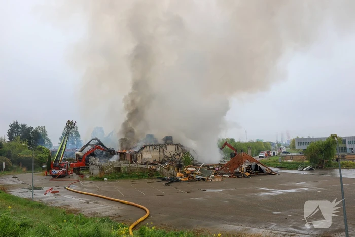 Grote brand legt wereldkeuken plat