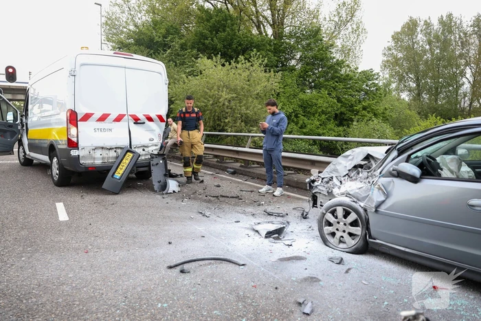 Drie voertuigen betrokken bij aanrijding