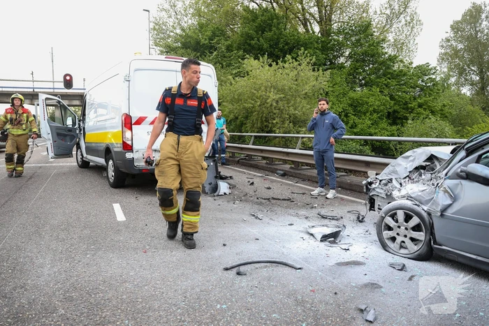 Drie voertuigen betrokken bij aanrijding