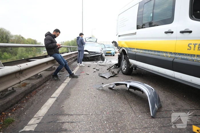 Drie voertuigen betrokken bij aanrijding