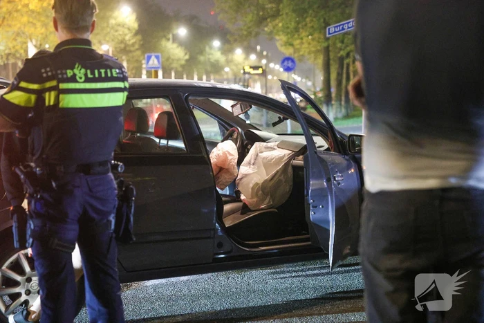Dronken automobilist aangehouden na botsing tegen lantaarnpaal