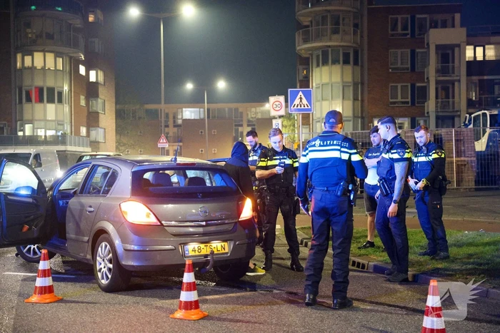 Dronken automobilist aangehouden na botsing tegen lantaarnpaal