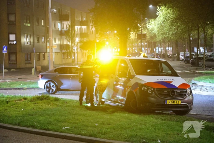 Dronken automobilist aangehouden na botsing tegen lantaarnpaal
