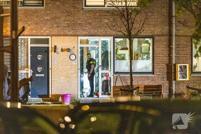 Politie valt woning binnen na melding vuurwapen