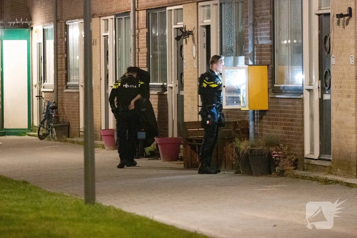Politie valt woning binnen na melding vuurwapen