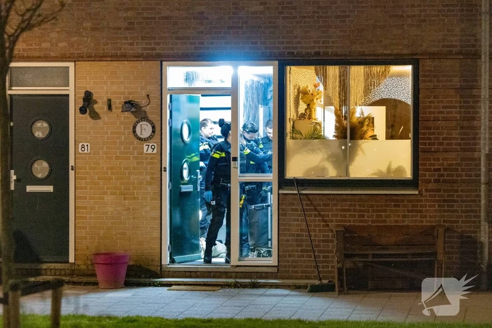 Politie valt woning binnen na melding vuurwapen