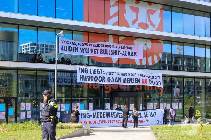 Demonstratie bij ING kantoorgebouw