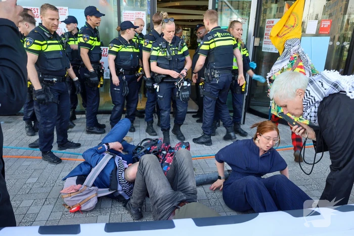 Demonstratie bij ING kantoorgebouw