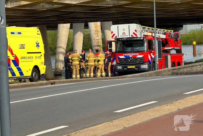 Persoon raakt te water en overlijd
