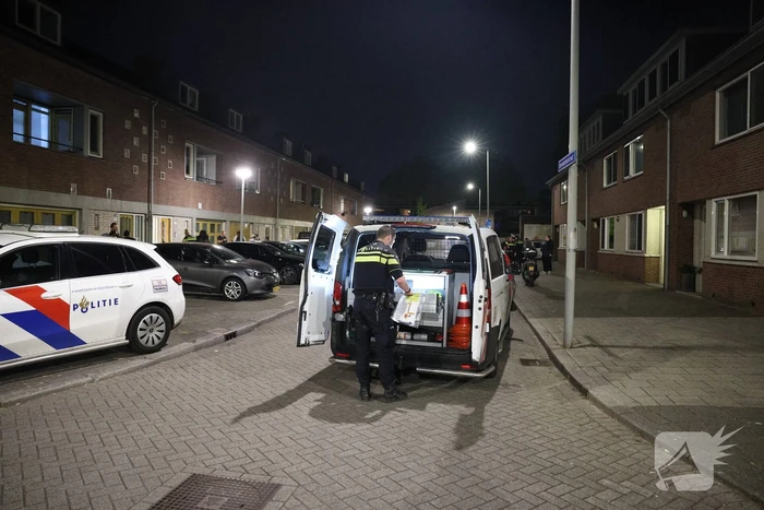 Explosie bij brievenbus woning