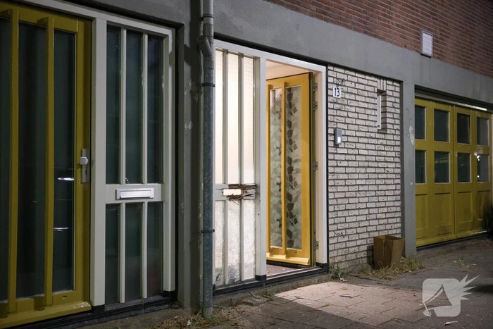 Explosie bij brievenbus woning