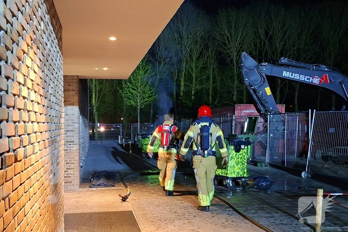 Brandweer druk met meerdere afval branden