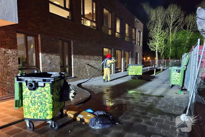 Brandweer druk met meerdere afval branden