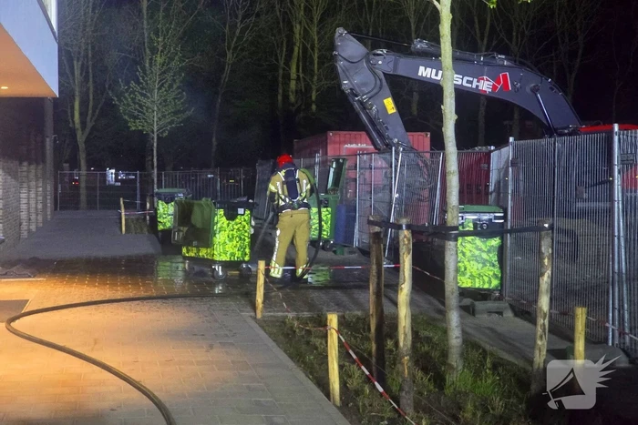Brandweer druk met meerdere afval branden