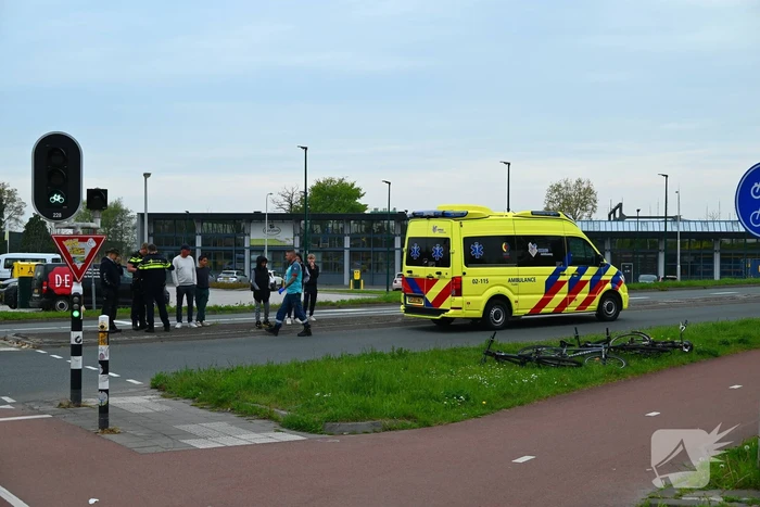 Persoon op fiets gewond bij aanrijding