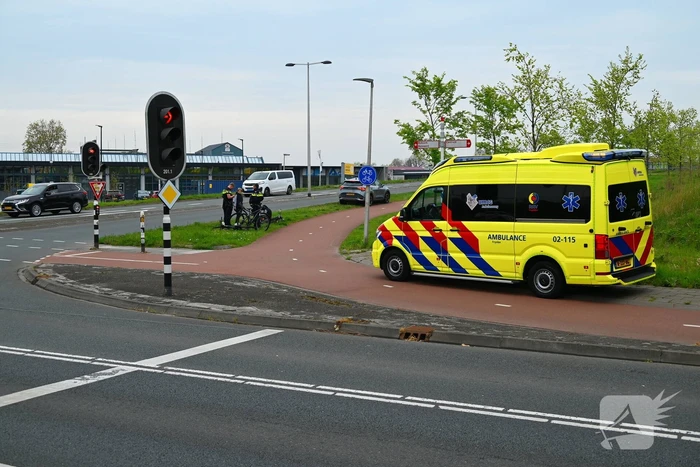 Persoon op fiets gewond bij aanrijding
