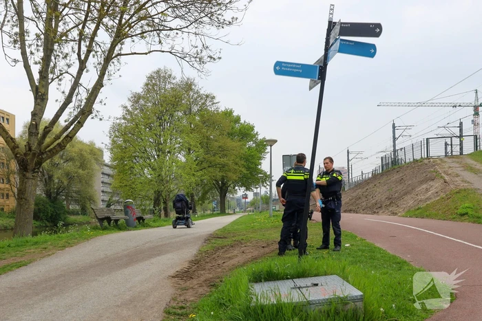 Persoon in scootmobiel gewond bij ongeval, veroorzaker rijdt door