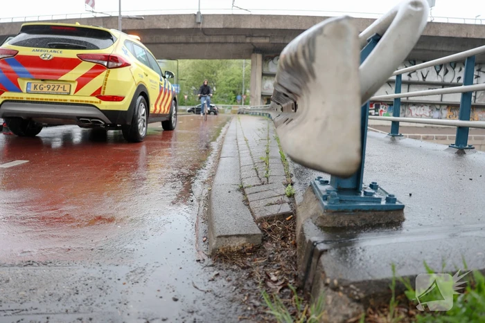 Aanrijding tussen vier auto's op rotonde