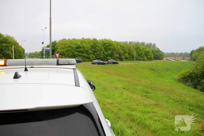 Meerdere voertuigen betrokken bij aanrijding op afrit