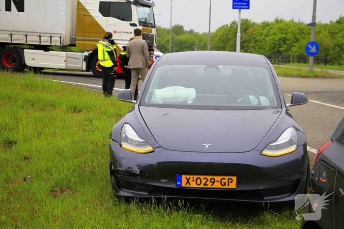 Meerdere voertuigen betrokken bij aanrijding op afrit
