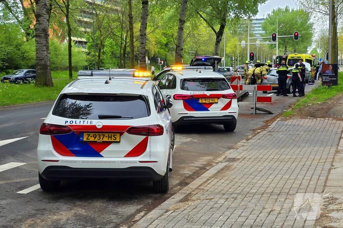 Brandweer ingezet voor kop-staartbotsing bij verkeerslichten